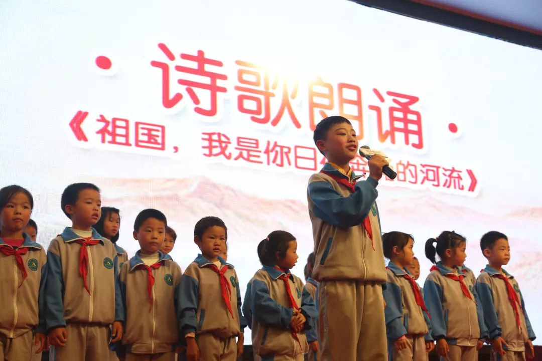彭德懷精神柱捐贈(zèng)儀式暨大將軍愛(ài)心公益項(xiàng)目發(fā)布會(huì)完滿落幕！
(圖14)